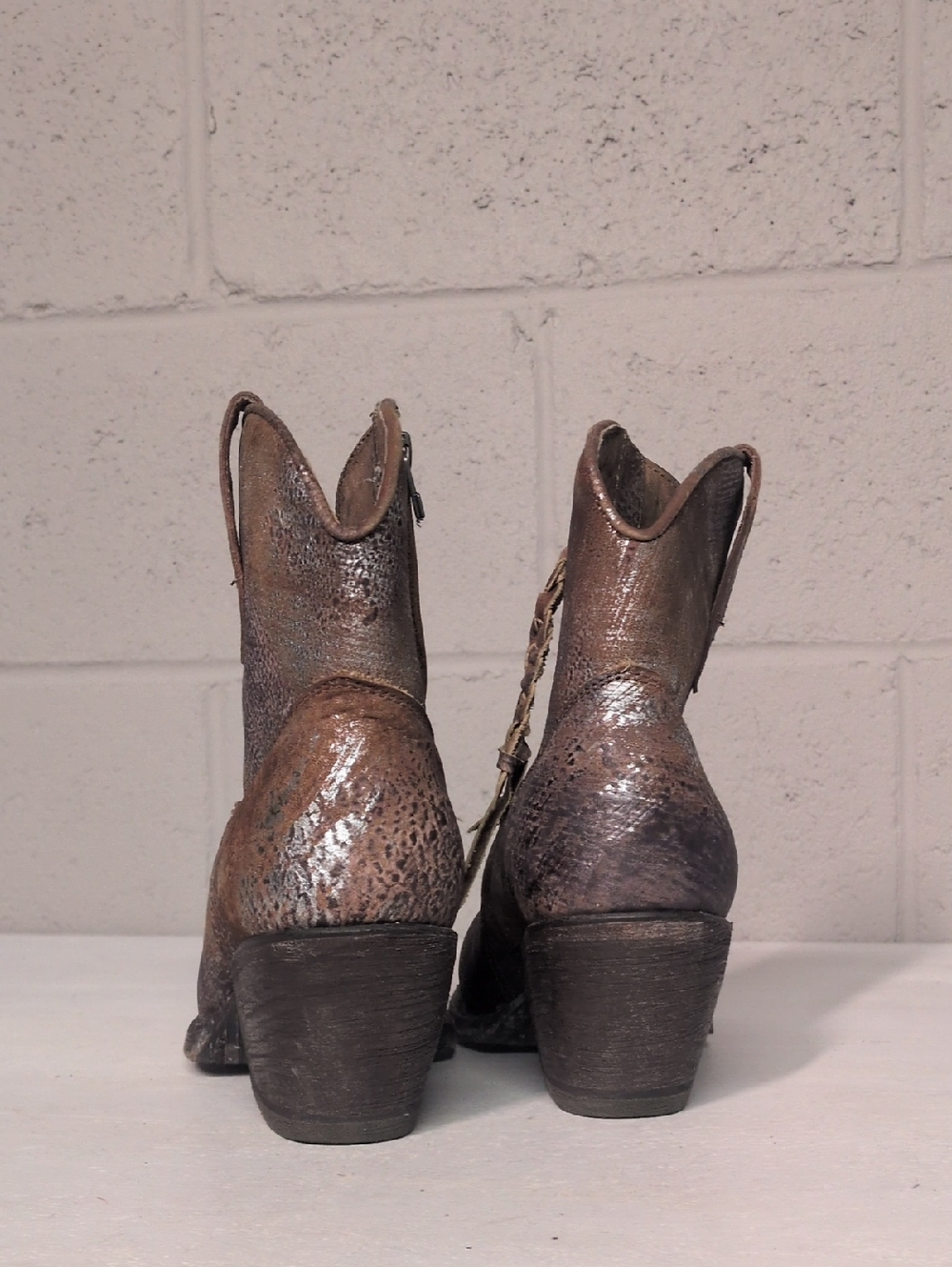 Ariat Women's Brushed Silver Circuit Cruz Boots 10029644, Size 8.5 - Picture 4 of 14